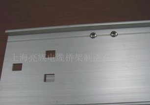 鍍鋅金屬橋架有著什么優(yōu)勢？